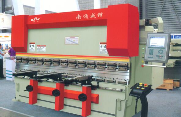 购买数控折弯机为何要着种看油缸